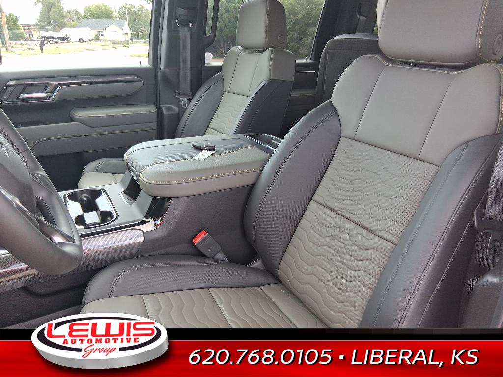 2025 Chevrolet Silverado 2500HD ZR2 photo 4