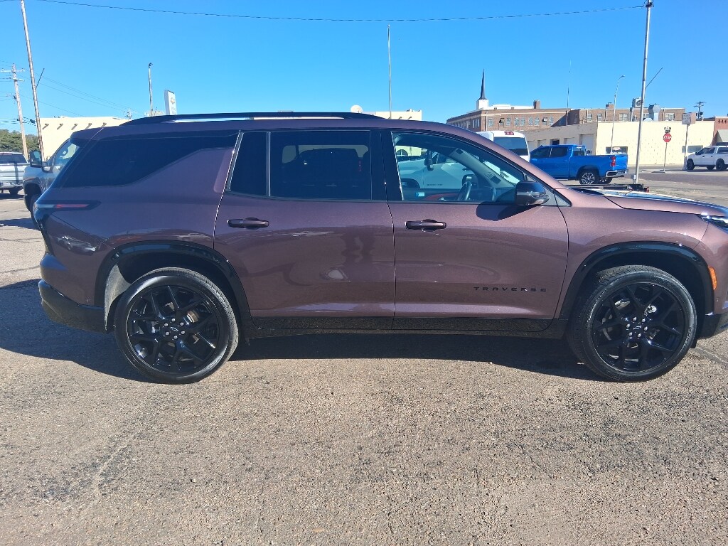 2024 Chevrolet Traverse RS photo 2