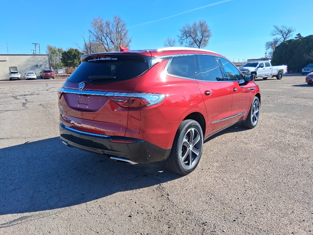 2022 Buick Enclave Essence photo 3