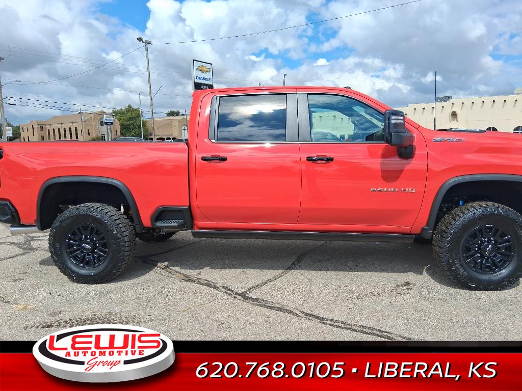 2025 Chevrolet Silverado 2500HD ZR2 photo 2