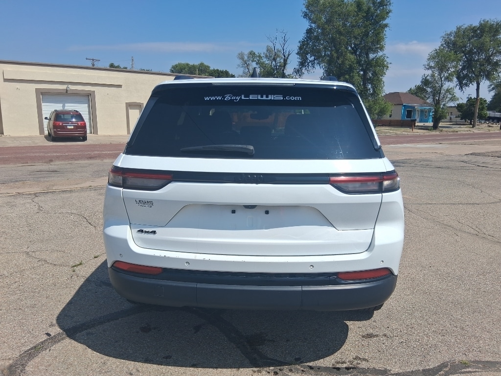 Used 2024 Jeep Grand Cherokee Altitude SUV