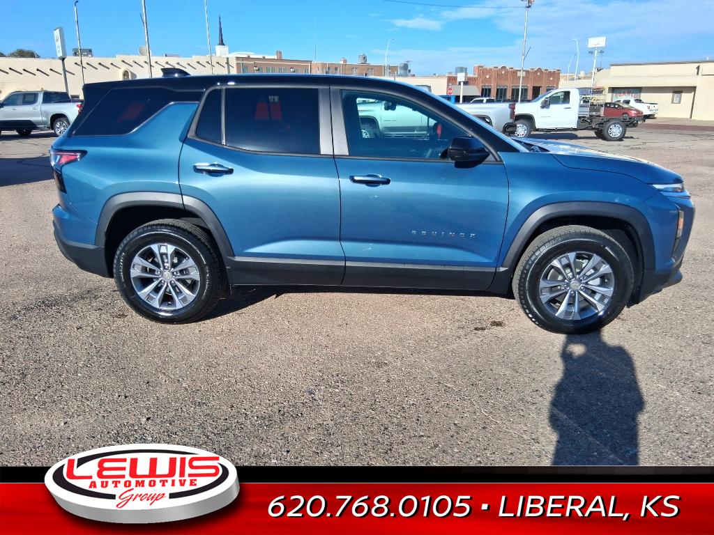 2026 Chevrolet Equinox LT photo 2