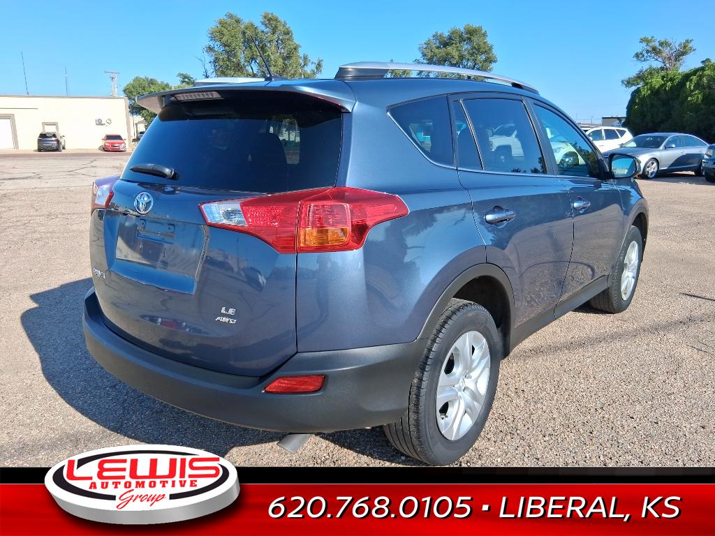 2014 Toyota RAV4 LE photo 3
