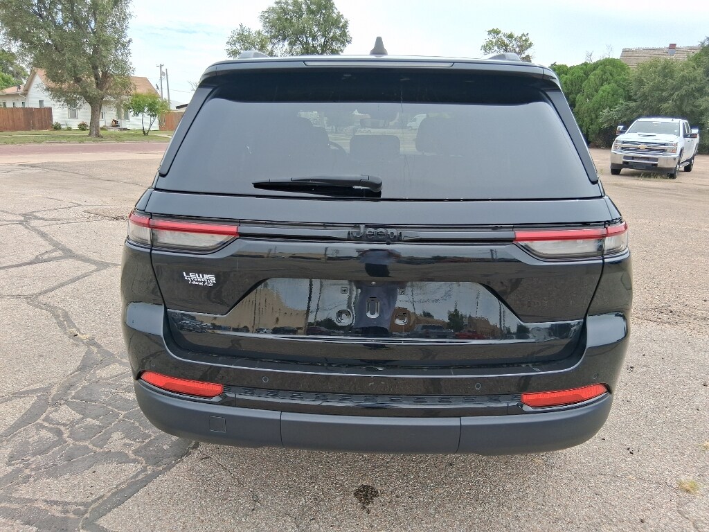 2024 Jeep Grand Cherokee Altitude photo 4