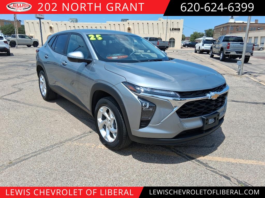 2025 Chevrolet Trax LS's photo