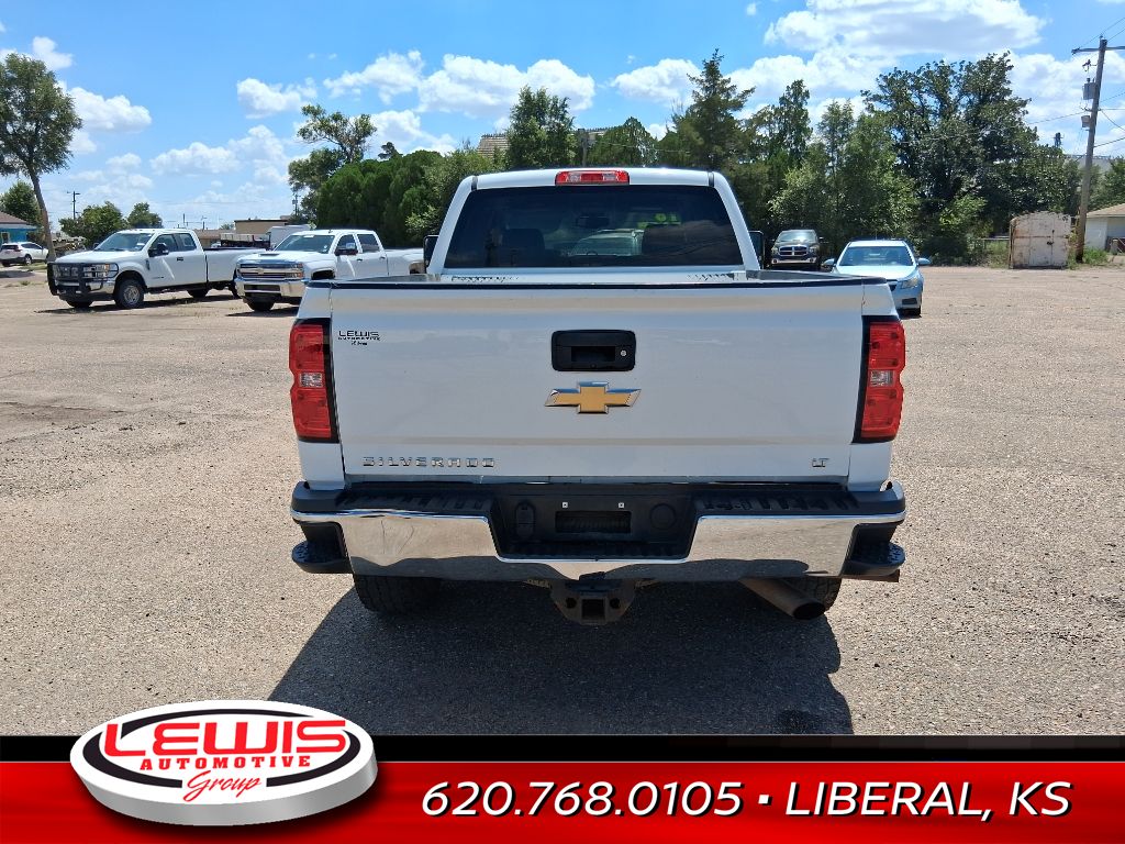 2018 Chevrolet Silverado LT photo 2