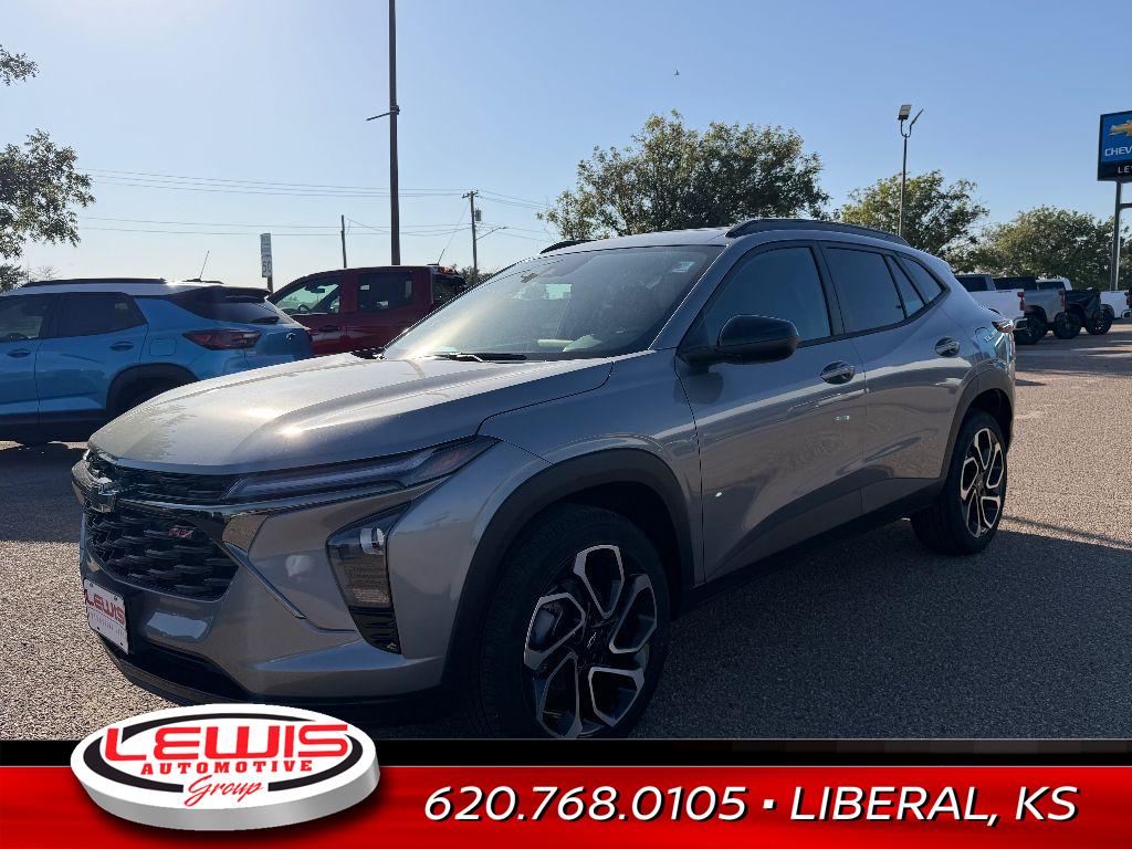 2025 Chevrolet Trax RS photo 4