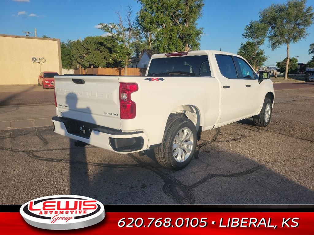 2025 Chevrolet Silverado 1500 Custom photo 3
