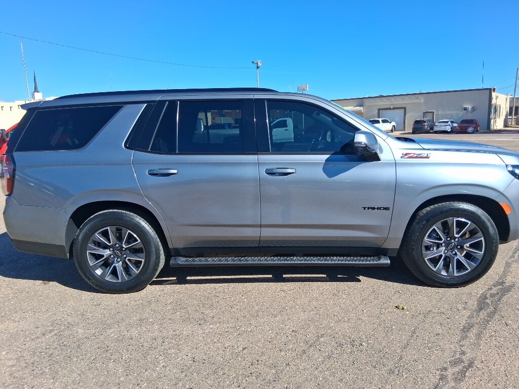 2021 Chevrolet Tahoe Z71 photo 2