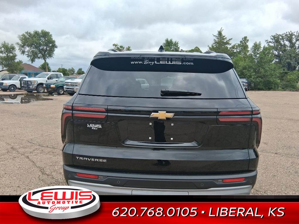 2025 Chevrolet Traverse photo 4