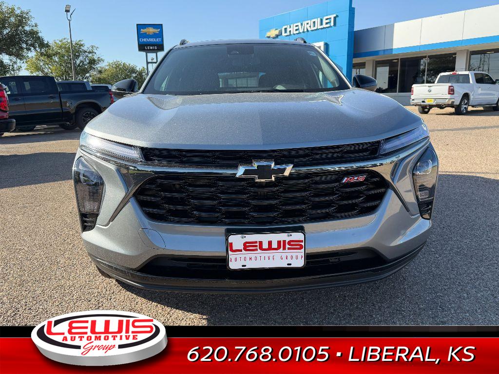 2025 Chevrolet Trax RS photo 3