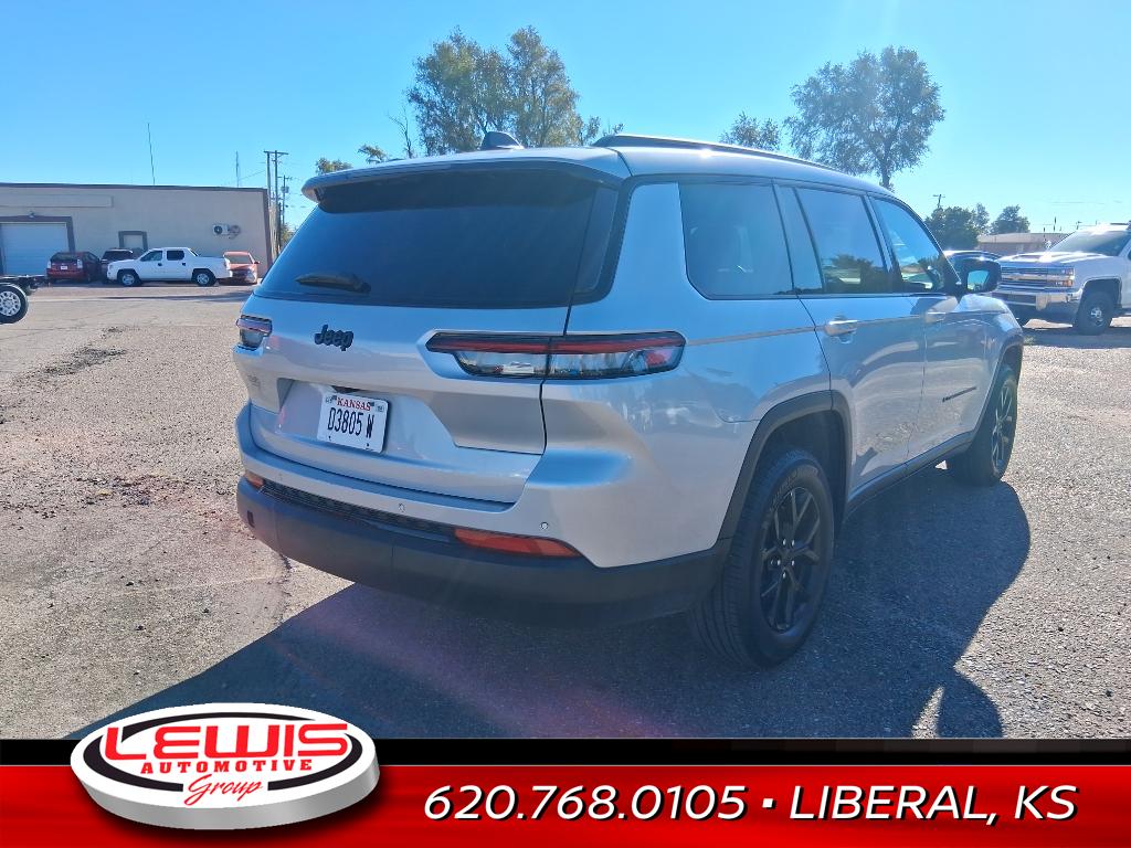 2024 Jeep Grand Cherokee Altitude photo 2