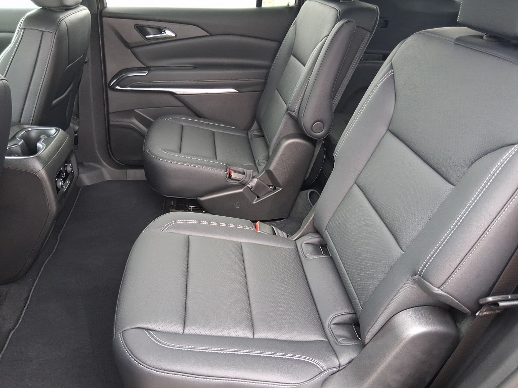2026 Chevrolet Traverse LT - Photo 10