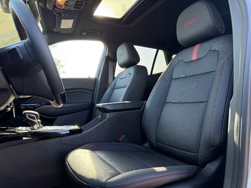 New 2025 Chevrolet Trax 2RS SUV