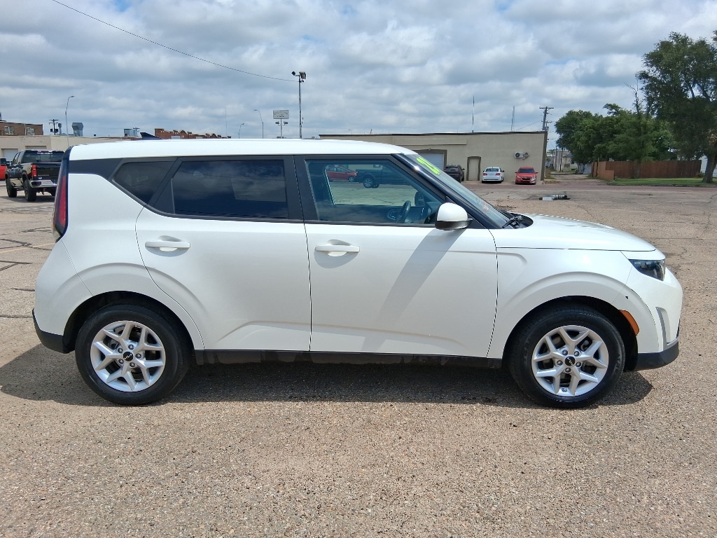 Used 2023 Kia Soul LX Hatchback