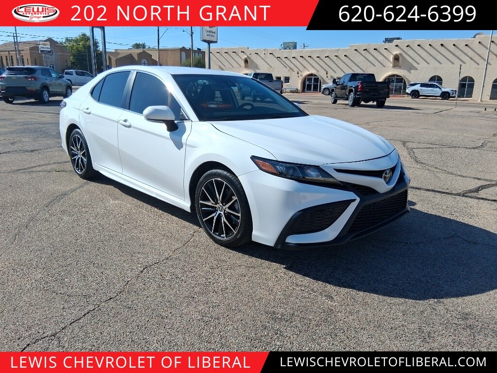 Used 2024 Toyota Camry SE Sedan