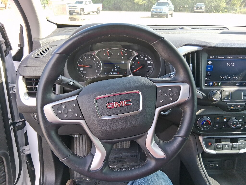 2024 Gmc Terrain SLT photo 3