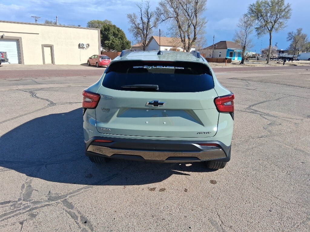 Used 2025 Chevrolet Trax Activ SUV