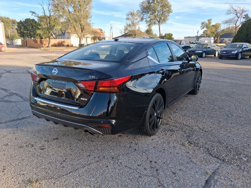 2020 Nissan Altima 2.5 SR photo 3