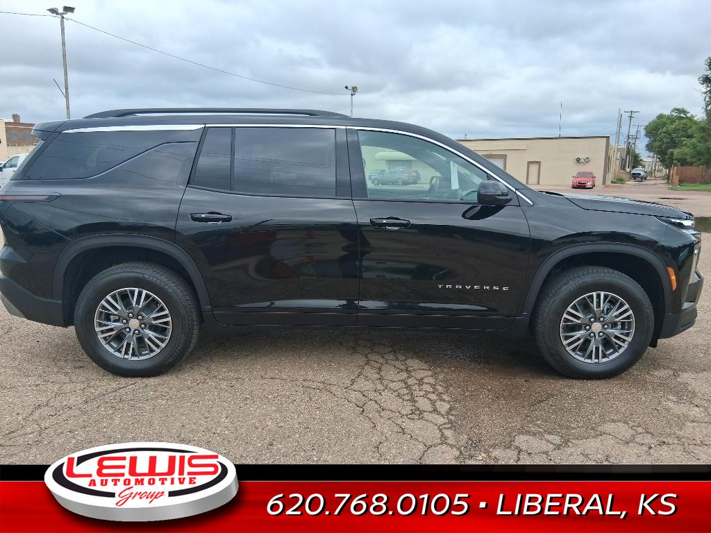 2025 Chevrolet Traverse photo 2