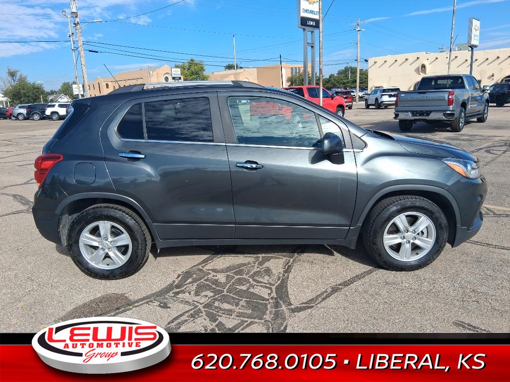 2019 Chevrolet Trax LT photo 2