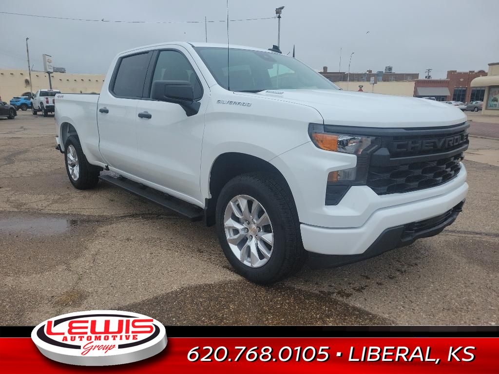 2025 Chevrolet Silverado 1500 Custom photo 2