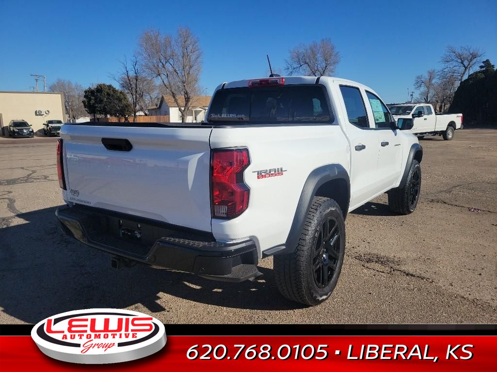2024 Chevrolet Colorado Trail Boss photo 3