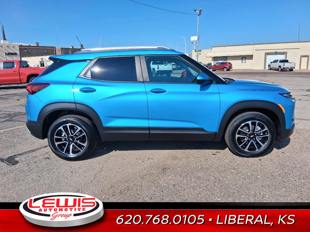 2026 Chevrolet Trailblazer LT photo 2