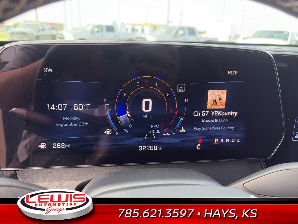 Used 2024 Chevrolet Traverse LT SUV