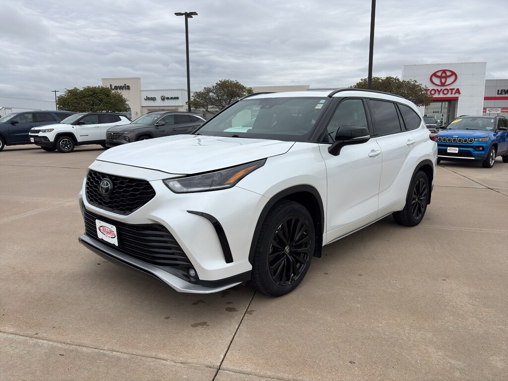 Used 2023 Toyota Highlander XSE SUV