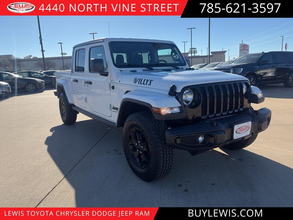 Used 2022 Jeep Gladiator Willys Truck Crew Cab