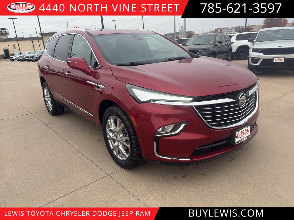 2022 Buick Enclave Essence's photo