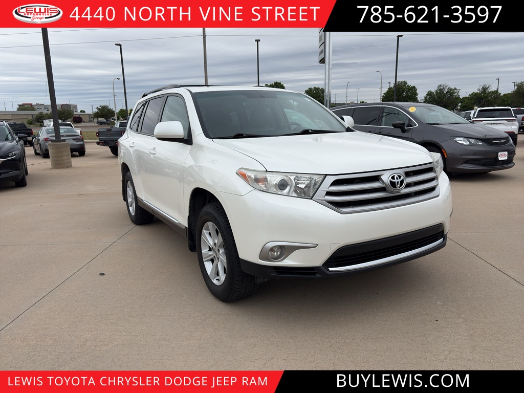 Used 2013 Toyota Highlander Base with VIN 5TDBK3EH9DS252092 for sale in Hays, KS