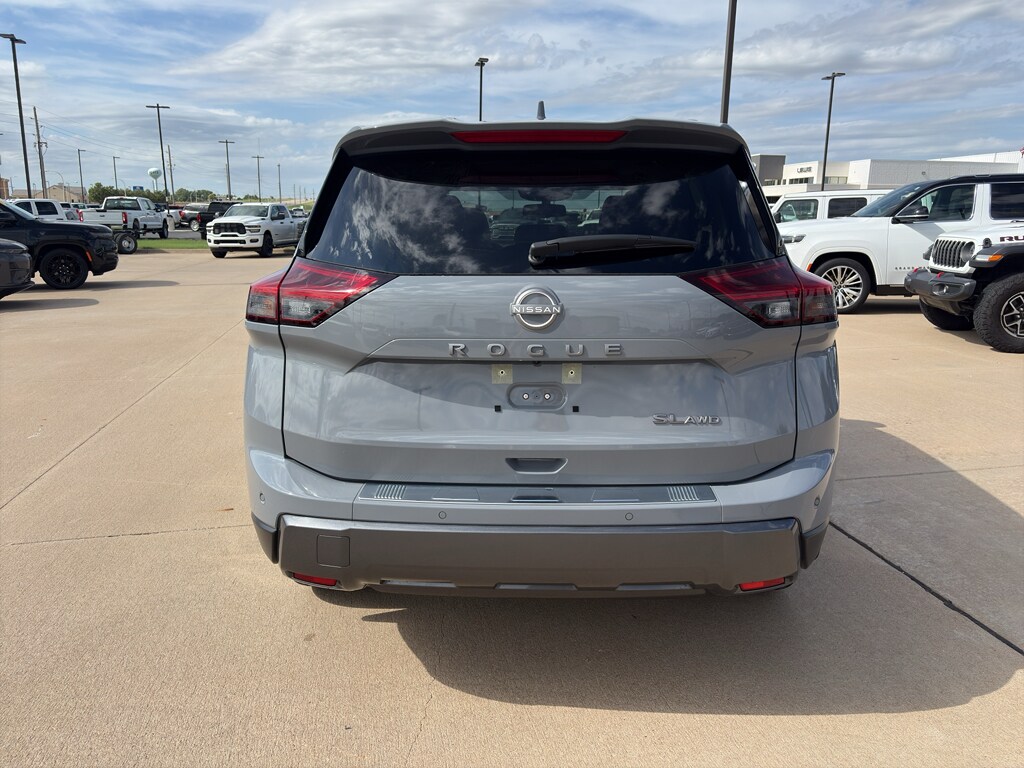 Used 2025 Nissan Rogue SL SUV