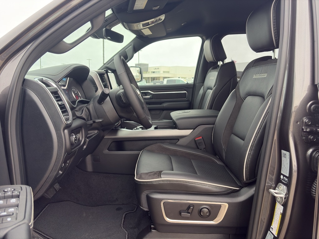 2026 RAM 1500 Laramie - Photo 10