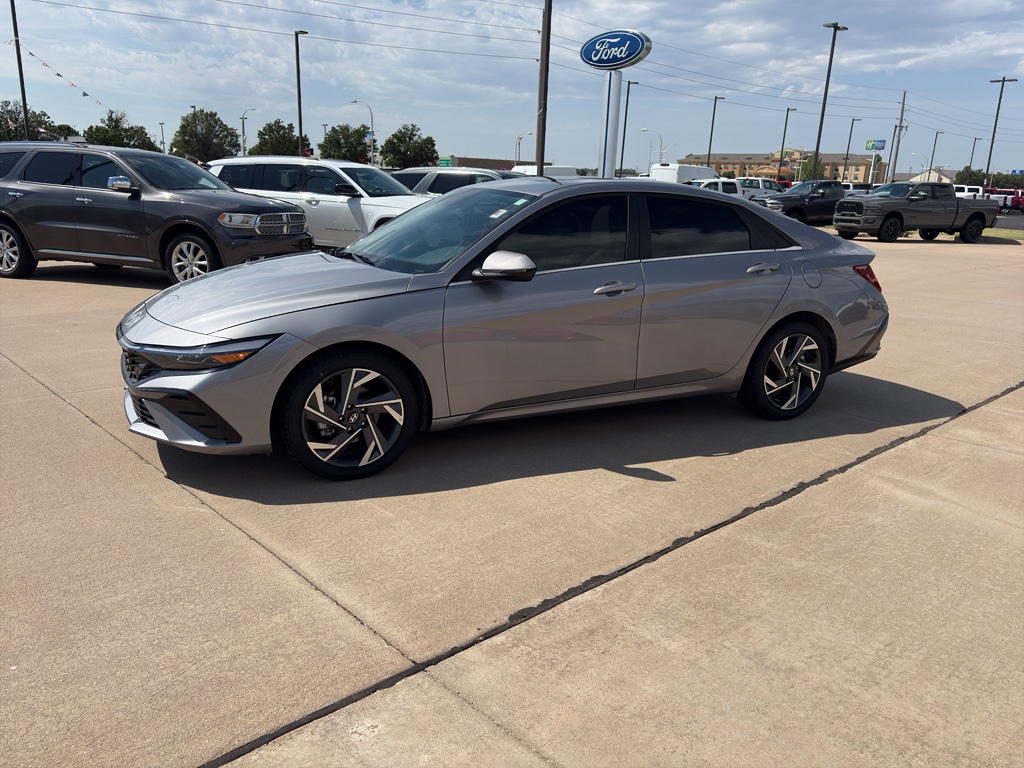 Used 2025 Hyundai Elantra Limited Sedan