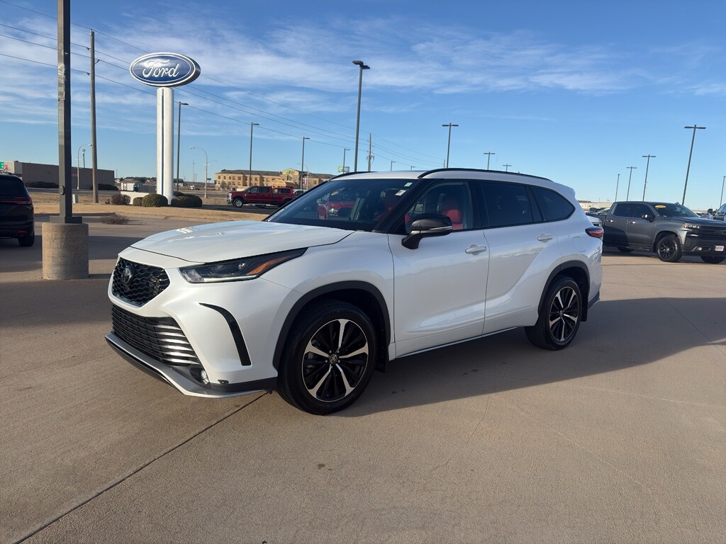 Used 2022 Toyota Highlander XSE SUV