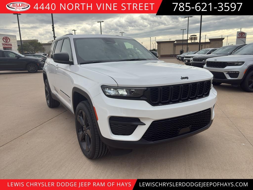 New 2025 Jeep Grand Cherokee Laredo Sport Utility