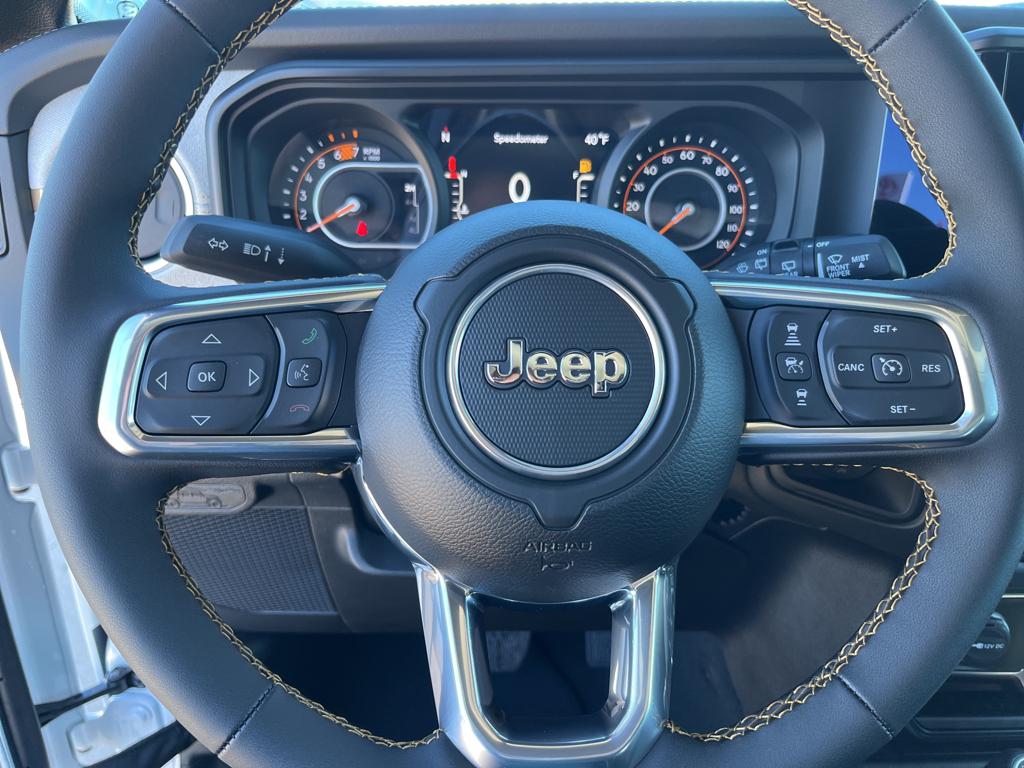 2024 Jeep Wrangler Sahara photo 4