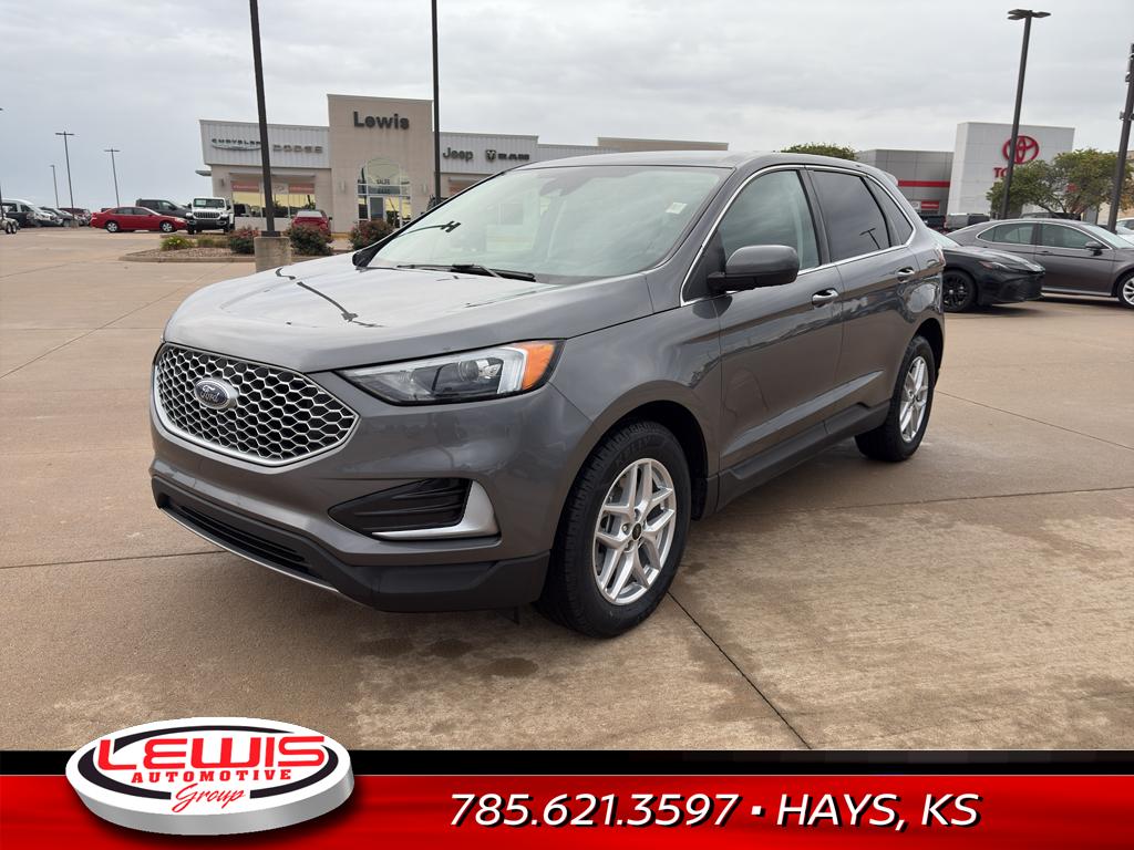 2024 Ford Edge SEL photo 3