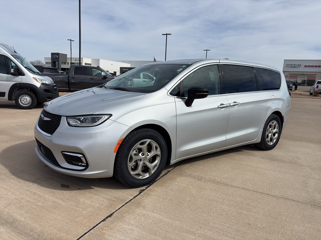 Used 2024 Chrysler Pacifica Limited Van Passenger Van