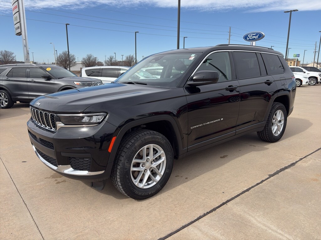Used 2023 Jeep Grand Cherokee L Laredo SUV