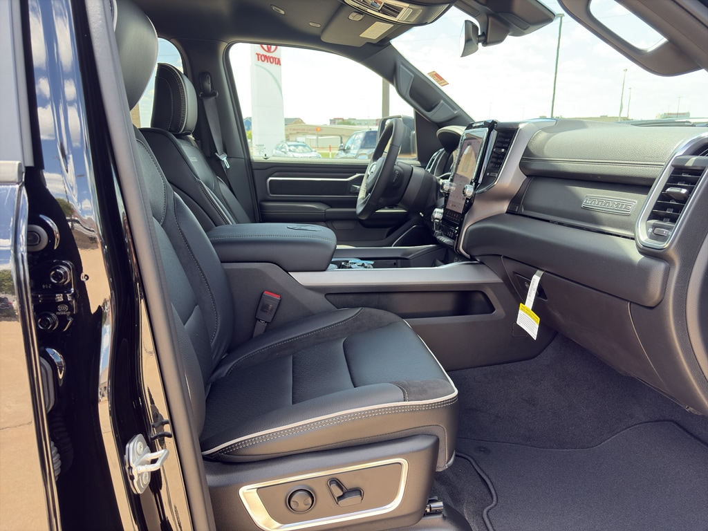 2026 RAM 1500 Laramie - Photo 12