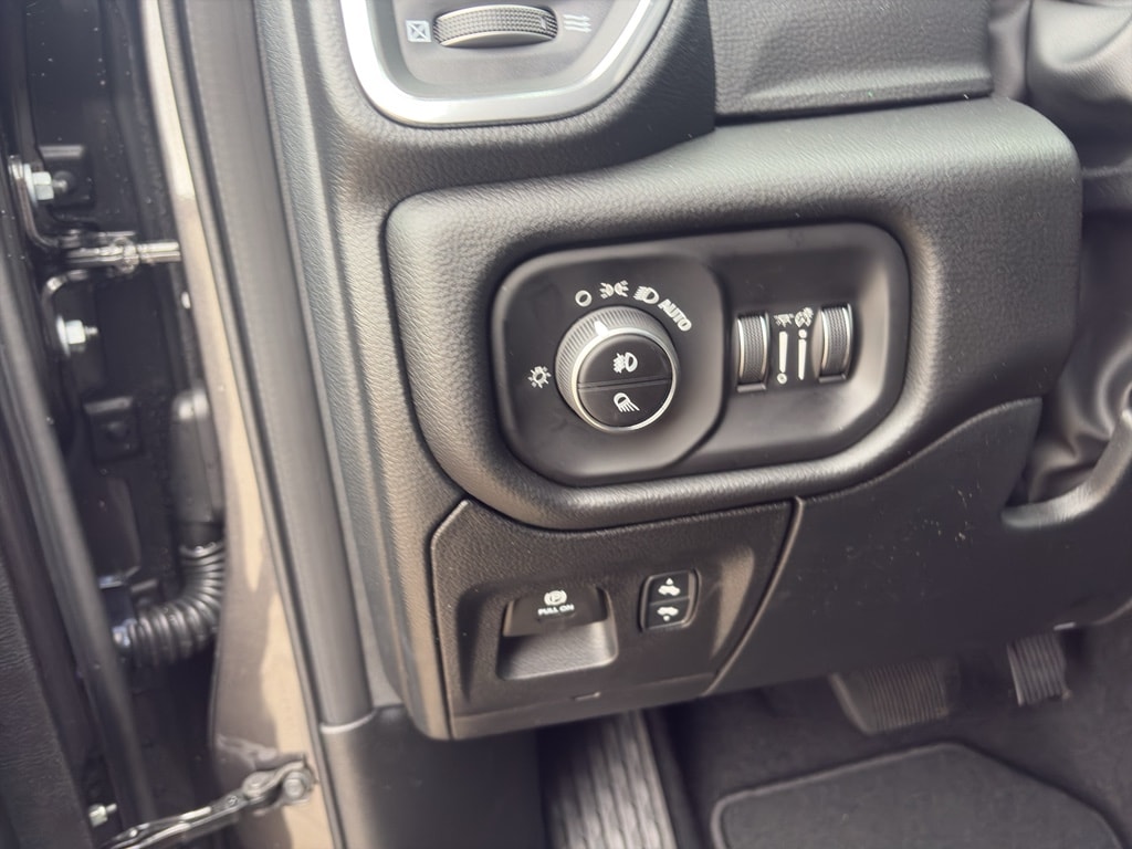 2026 RAM 1500 Laramie - Photo 9
