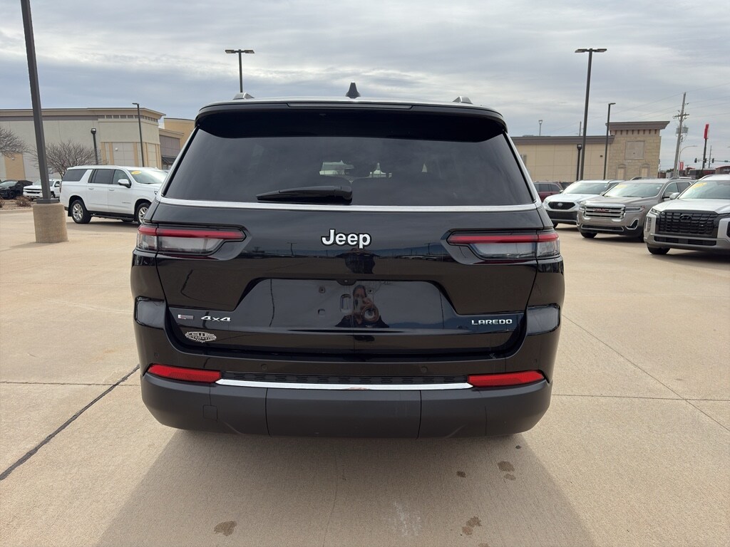 Used 2023 Jeep Grand Cherokee L Laredo SUV