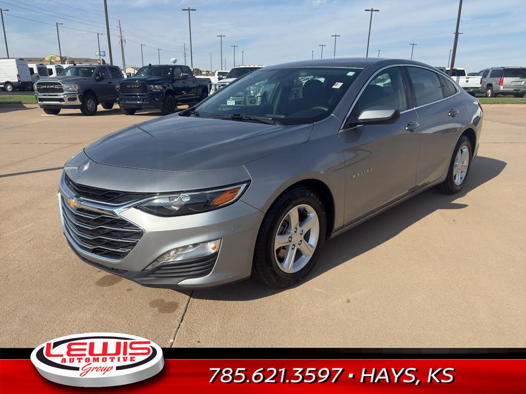 2024 Chevrolet Malibu 1LT photo 2