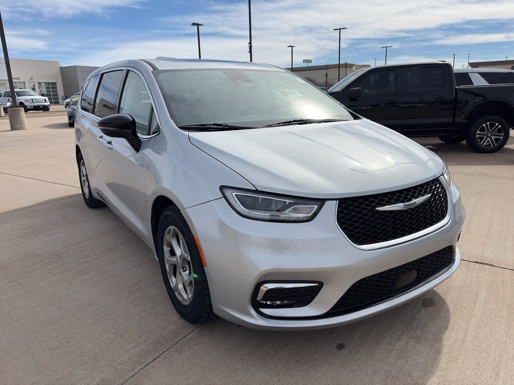 Used 2024 Chrysler Pacifica Limited Van Passenger Van