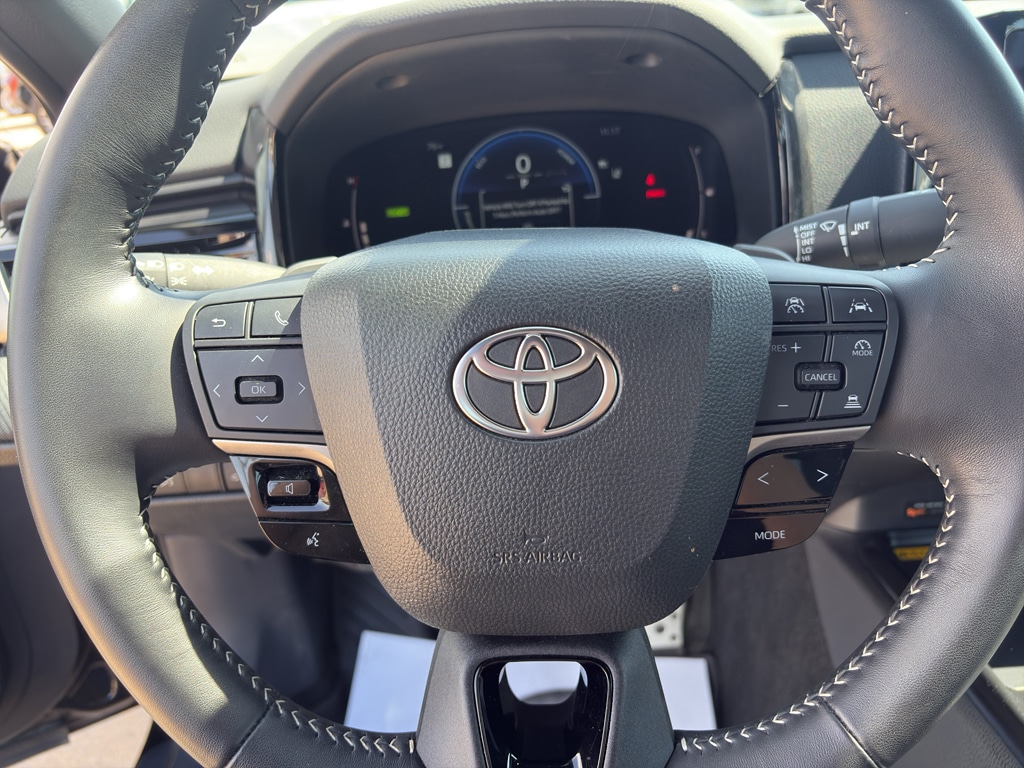 Used 2025 Toyota Camry SE Sedan