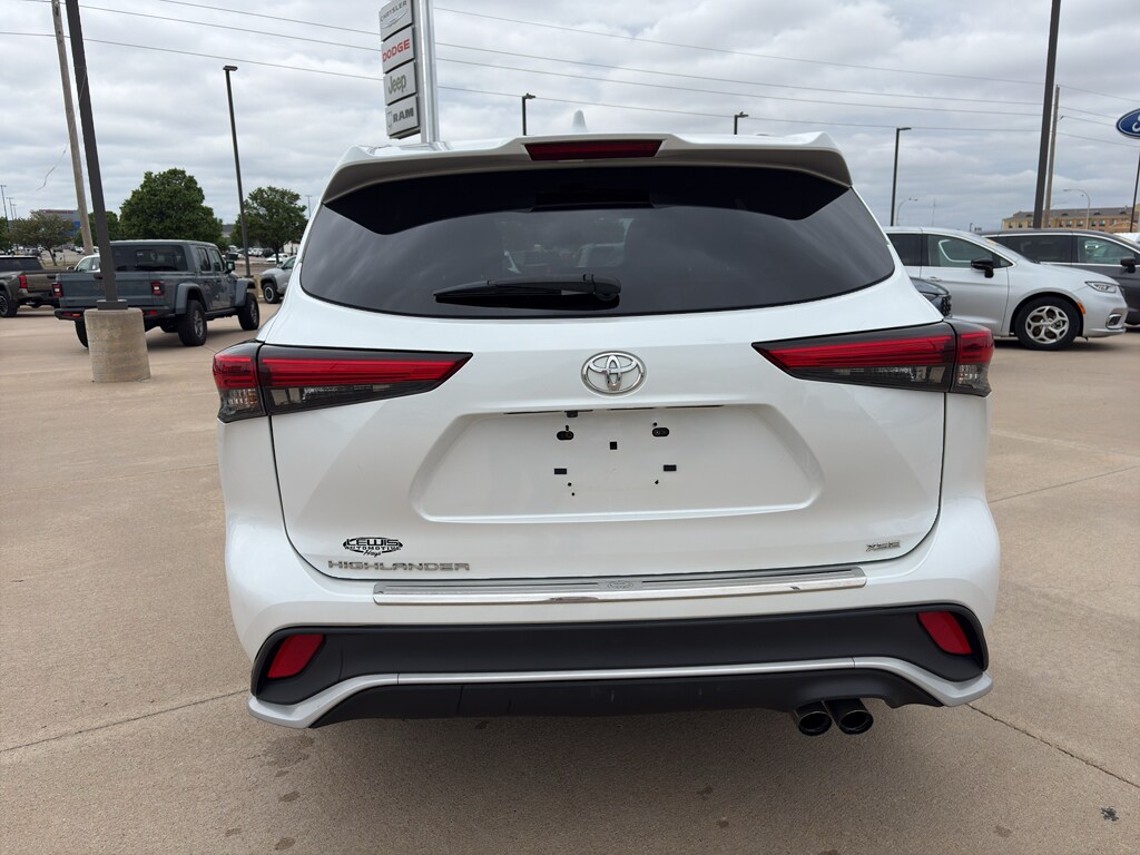 Used 2023 Toyota Highlander XSE SUV