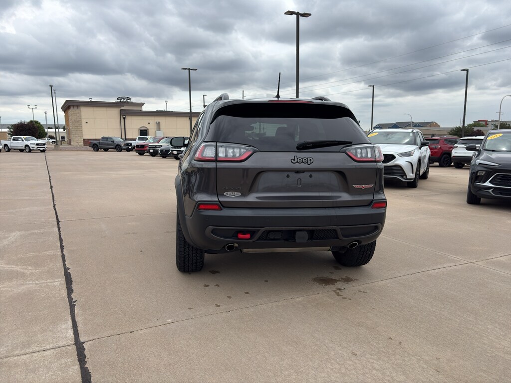 Used 2022 Jeep Cherokee Trailhawk SUV